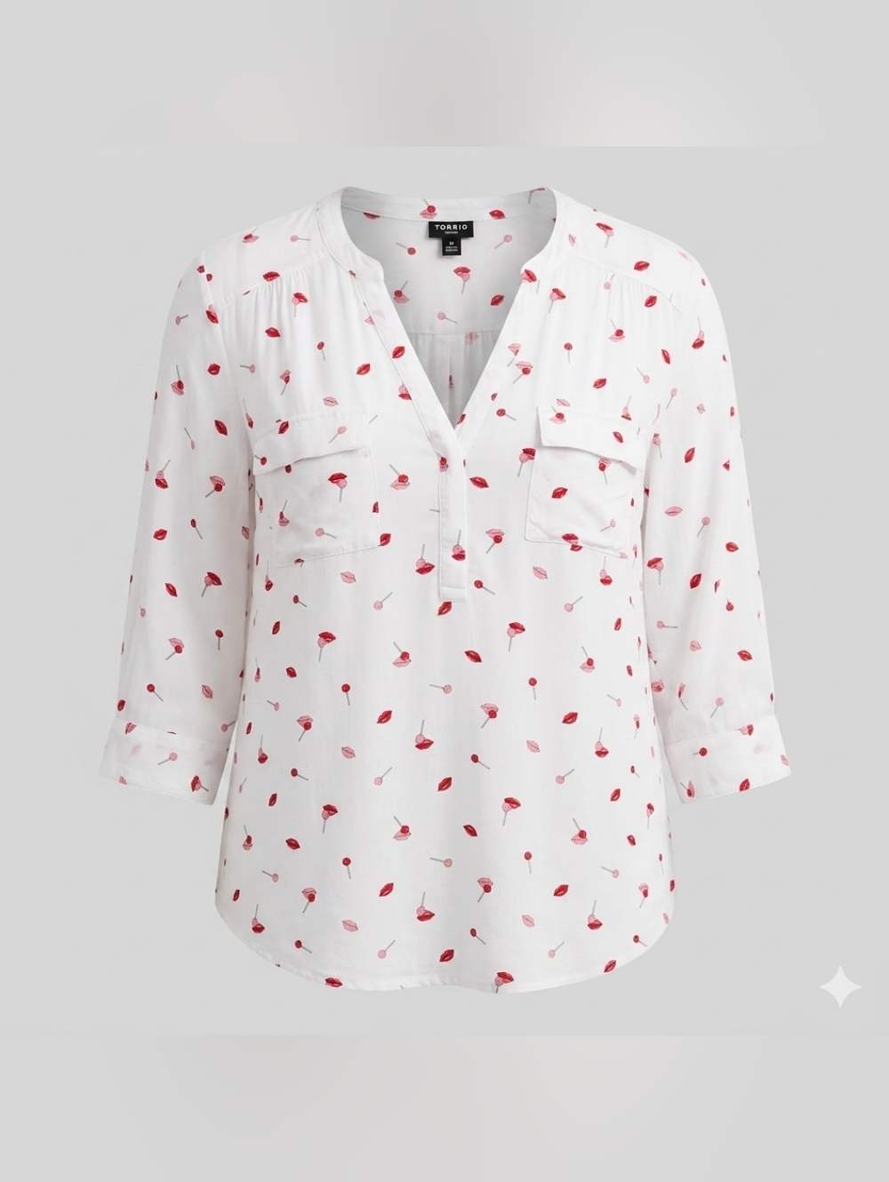 Torrid Harper Blouse Size 00 Large Lip Print Button Up 3/4 Sleeve Chic Summer